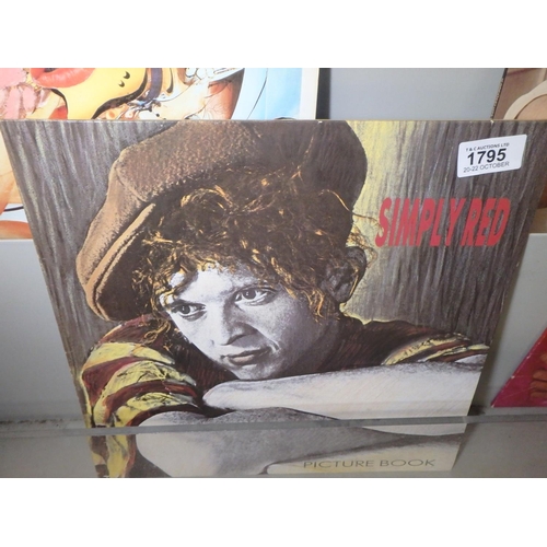 1795 - VINYL RECORD SIMPLY RED PICTURE BOOK