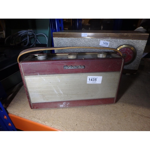 1435 - VINTAGE ROBERTS RADIO