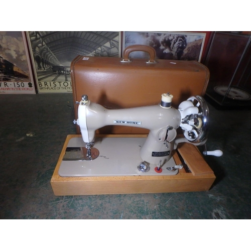 1551 - NEW HOME SEWING MACHINE