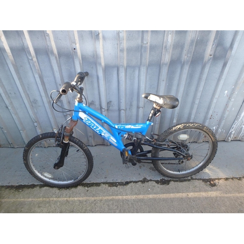 3 - CHILDS MOUNTAIN BIKE