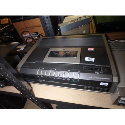 562 - BETAMAX VCR