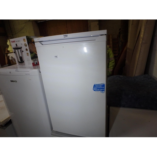 714 - BEKO FRIDGE