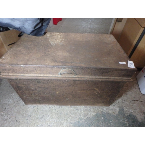 2189 - VINTAGE METAL TRUNK