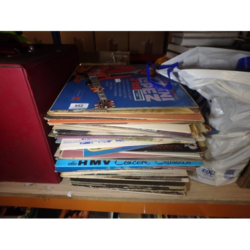 952 - STACK OF LPS