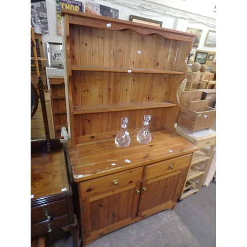 1094 - PINE DRESSER