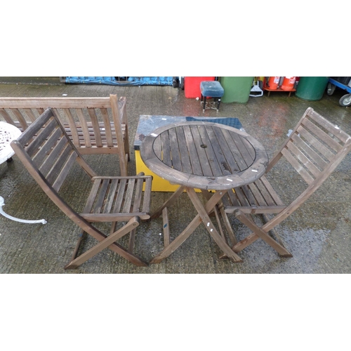 195 - WOODEN PATIO SET