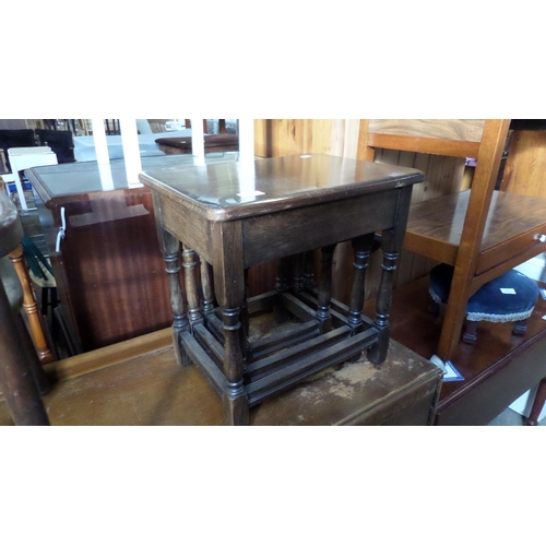 1825 - THREE PEICE NESTING TABLE SET