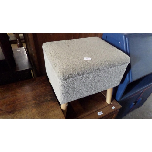 1841 - MODERN BEDROOM STORAGE STOOL