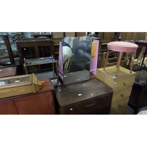 1888 - SMALL VANITY DRESSING TABLE