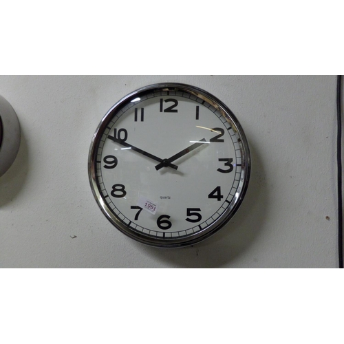 1951 - FISH EYE WALL QUARTZ WALL CLOCK