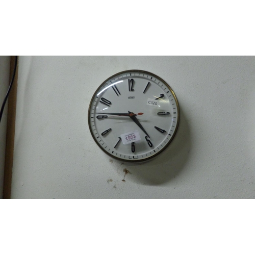 1953 - SMALL MODERN WALL CLOCK