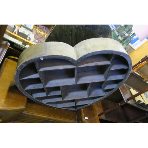 1855 - LARGE HEART-SHAPED DISPLAY SHELF