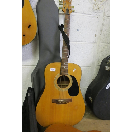 1940 - ACCOUSTIC GUITAR WITH CASE