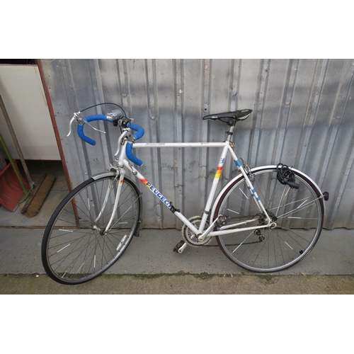 17 - RETRO PEUGEOT RACING BICYCLE