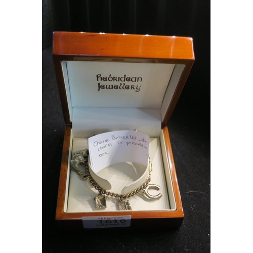 1616 - CHARM BRACELET WITH CHARMS IN PRESENTATION BOX