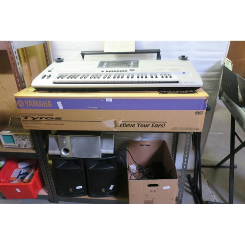 608 - YAMAHA ELECTRONIC KEYBOARD TYROS 3 WORKSTATION INCLUDING CABLES, YAMAHA STUDIO SPEAKERS AND STAND.