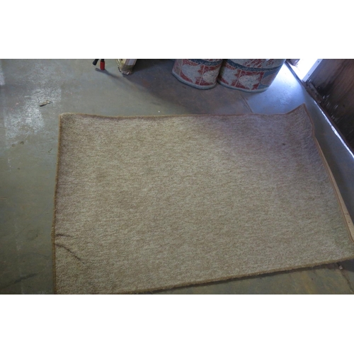 621 - BEIGE RECTANGULAR RUG