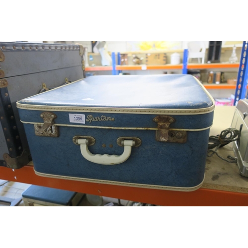 1256 - A VINTAGE 'SPARTAN' SUITCASE