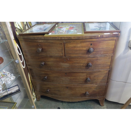 1302 - ANTIQUE BOW FRONTED CHEST OF DRAWERS, NICE SHAPED LEGS