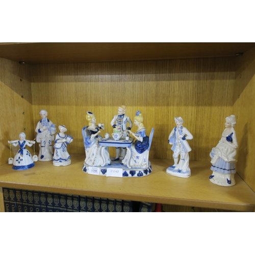 1346 - A SHELF OF BLUE & WHITE FIGURINES