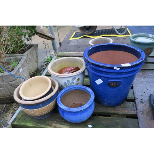 37 - SELECTION OF GARDEN POTS