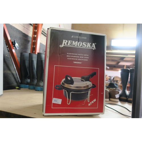 563 - LAKELAND REMOSKA PRESSURE COOKER