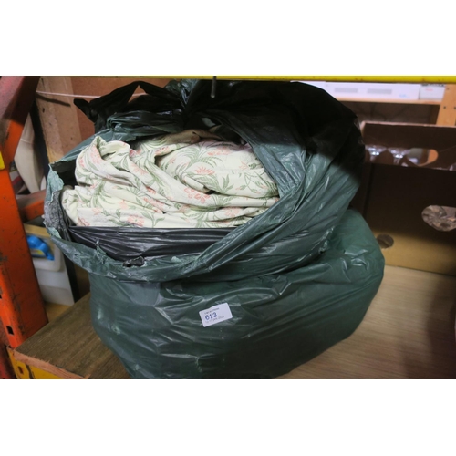 613 - BAG OF VINTAGE CURTAINS