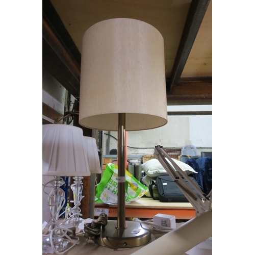 700 - A LARGE RETRO DOWNLIGHT TABLE LAMP WITH PULL CORD