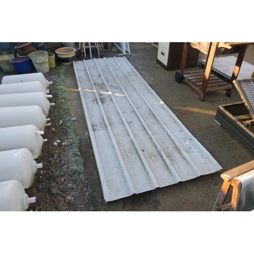 101 - 10 USED METAL ROOFING SHEETS