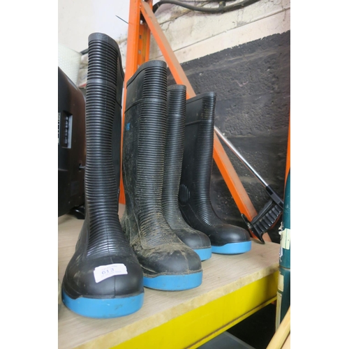 613 - TWO PAIRS OF MENS OX SAFETY WELLINGTON BOOTS, SIZE 10