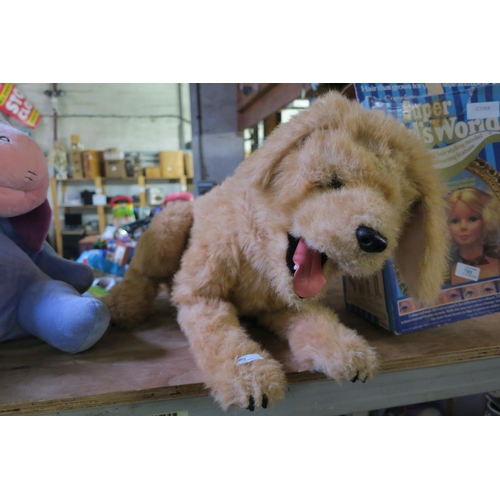 700 - LARGE BATTERY OPERATED DOG