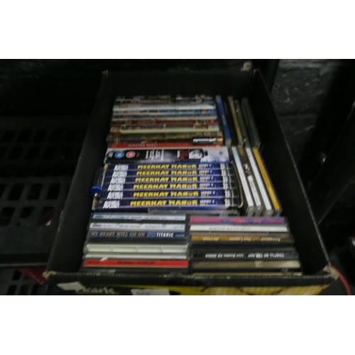 560 - COLLECTION OF CDS, DVDS AND CASES