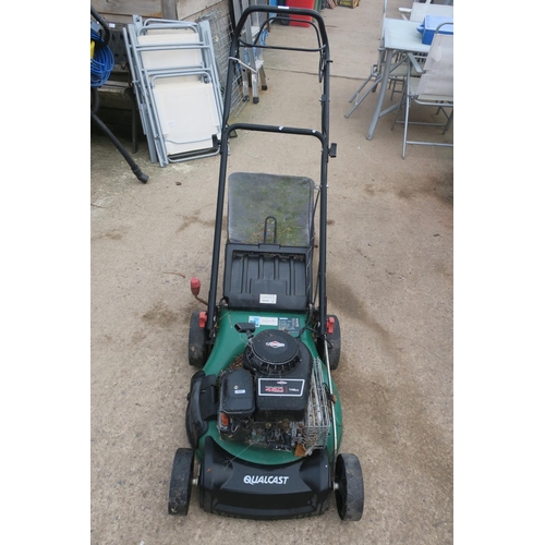 32 - QUALCAST 450 BRIGGS AND STRATTON LAWN MOWER