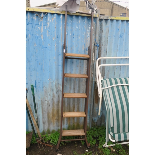 197 - BELFRAY STEP LADDER