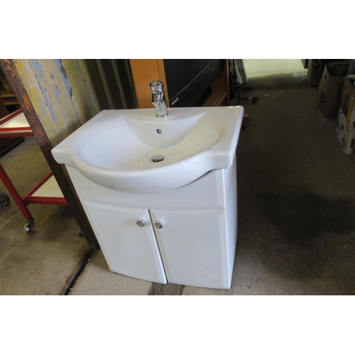 325 - SINK AND VANITY UNIT