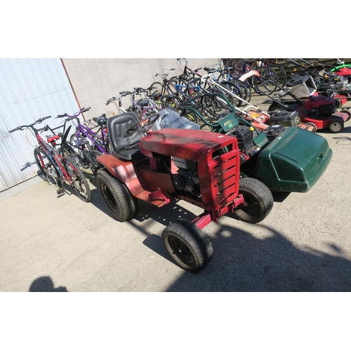 29 - WHEELHORSE RIDE ON TRACTOR