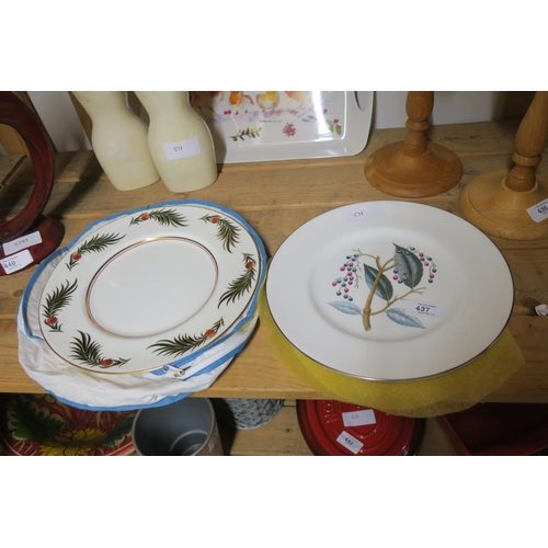 437 - ROYAL WORCESTER PLATES X 2