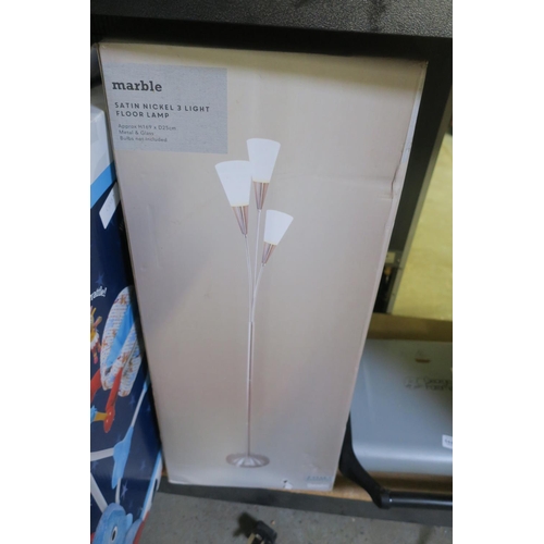 643 - 3 LIGHT FLOOR LAMP