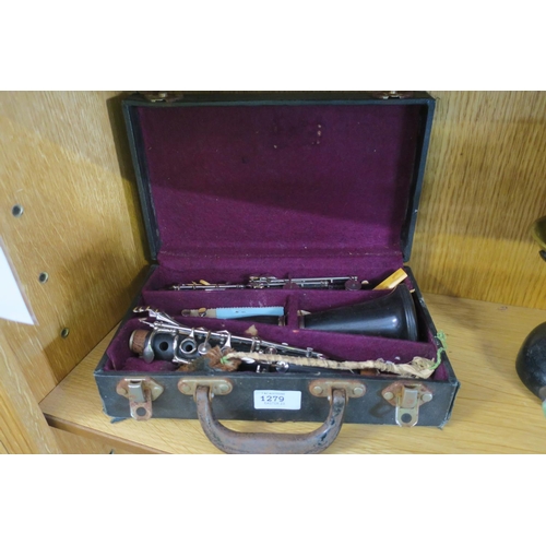 1279 - VINTAGE CLARINET