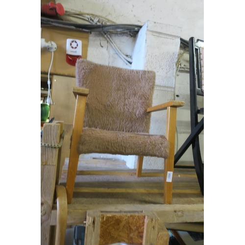 1096 - CHILDS CHAIR