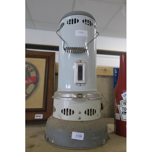 1136 - VINTAGE VALOUR PARAFFIN HEATER