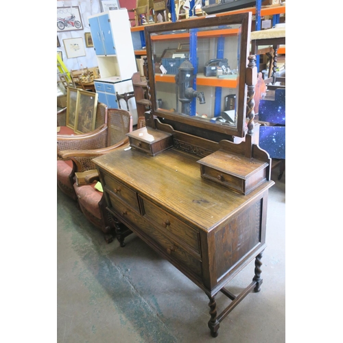 1184 - VINTAGE OAK DRESSING TABLE