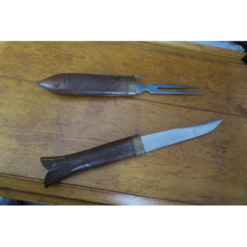 1218 - CARVING KNIFE AND FORK IN FISH STYLE SHEATH