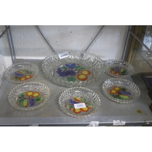 1252 - GLASS SERVING SET