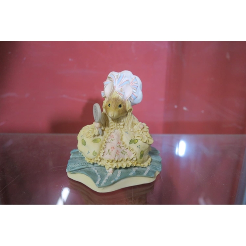 1298 - BEATRIX POTTER FIGURINE 'LADY MOUSE' BY BORDER FINE ART