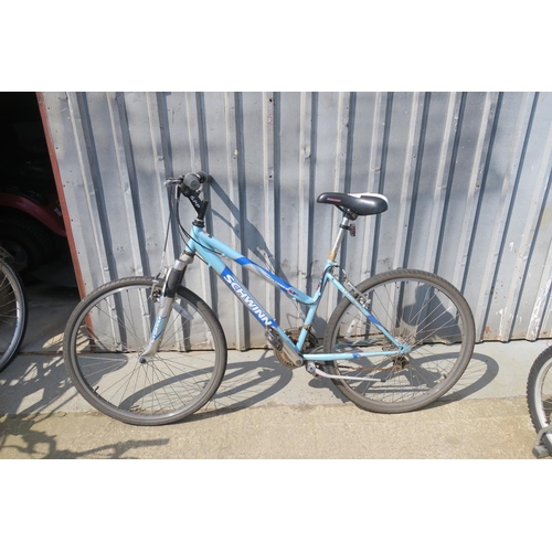 13 - SCHWINN MOUNTAIN BIKE