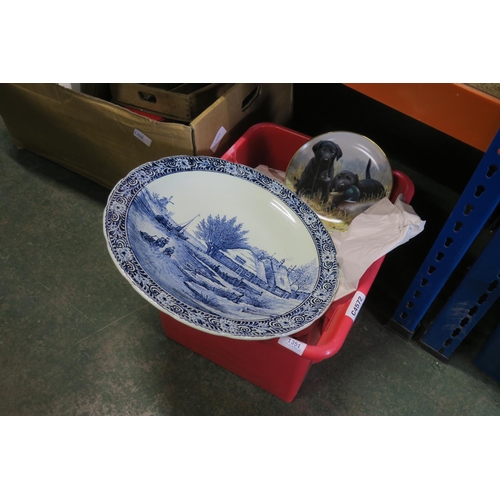 1351 - CRATE OF COLLECTORS PLATES AND A LARGE COMMEMORATIVE PLATE