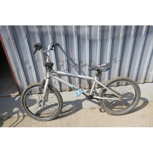 56 - MONGOOSE BMX BIKE