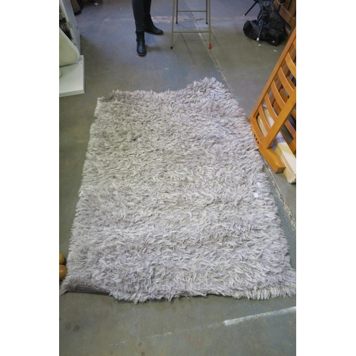 607 - GREY LONG PILE RUG