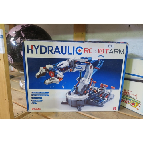 666 - HYDRAULIC ROBOT ARM - BOXED